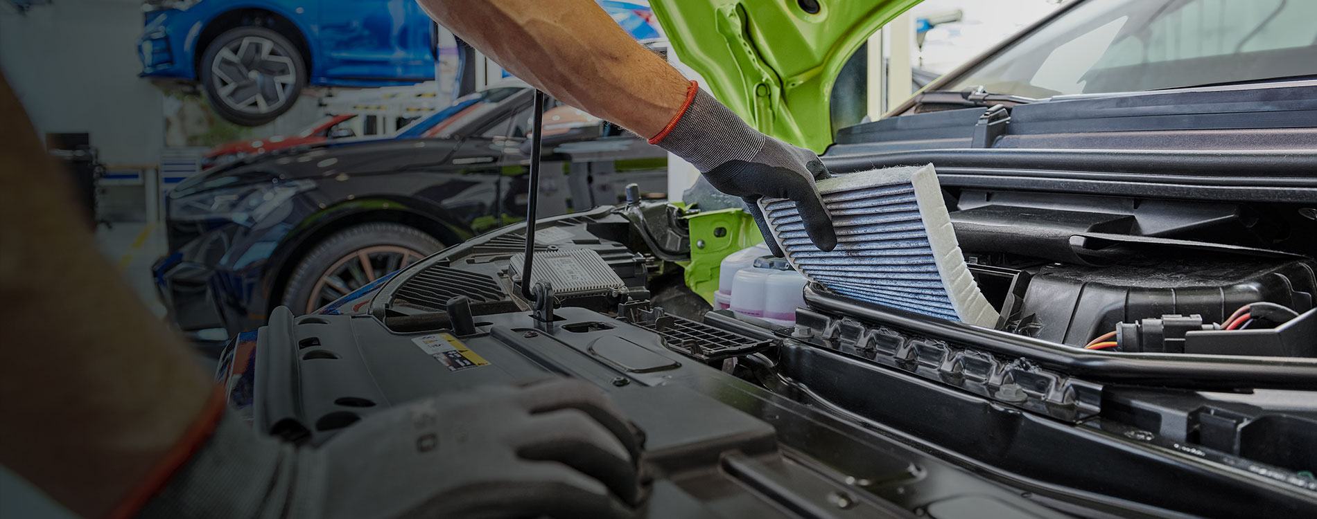 Pollen filter being replaced on a Skoda by a trained technician