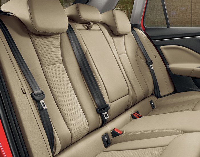 Rear beige leather seats in a Kamiq